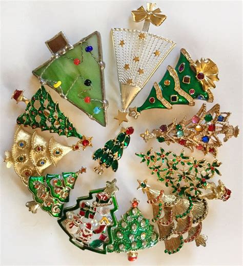 Christmas brooches and pins - Christmas wreath brooch with bow & bell, Classic Christmas jewelry, Vintage crystal pin brooch for Christmas, Xmas holiday jewelry gift. (111) $9.90. $11.00 (10% off) Sale ends in 15 hours. 